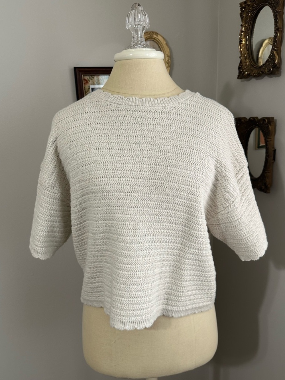 Universal Thread Cream Scalloped Knit Pullover Sweater